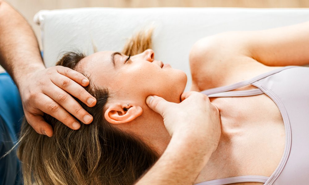 Kiefergelenkstherapie bei CMD gehört auch zu unseren Leistungen der Physiotherapie in unserer Praxis in Schorndorf.